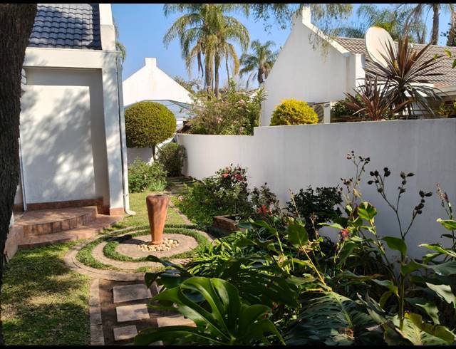 2 BEDROOM TOWNHOUSE FOR SALE IN PROTEA PARK